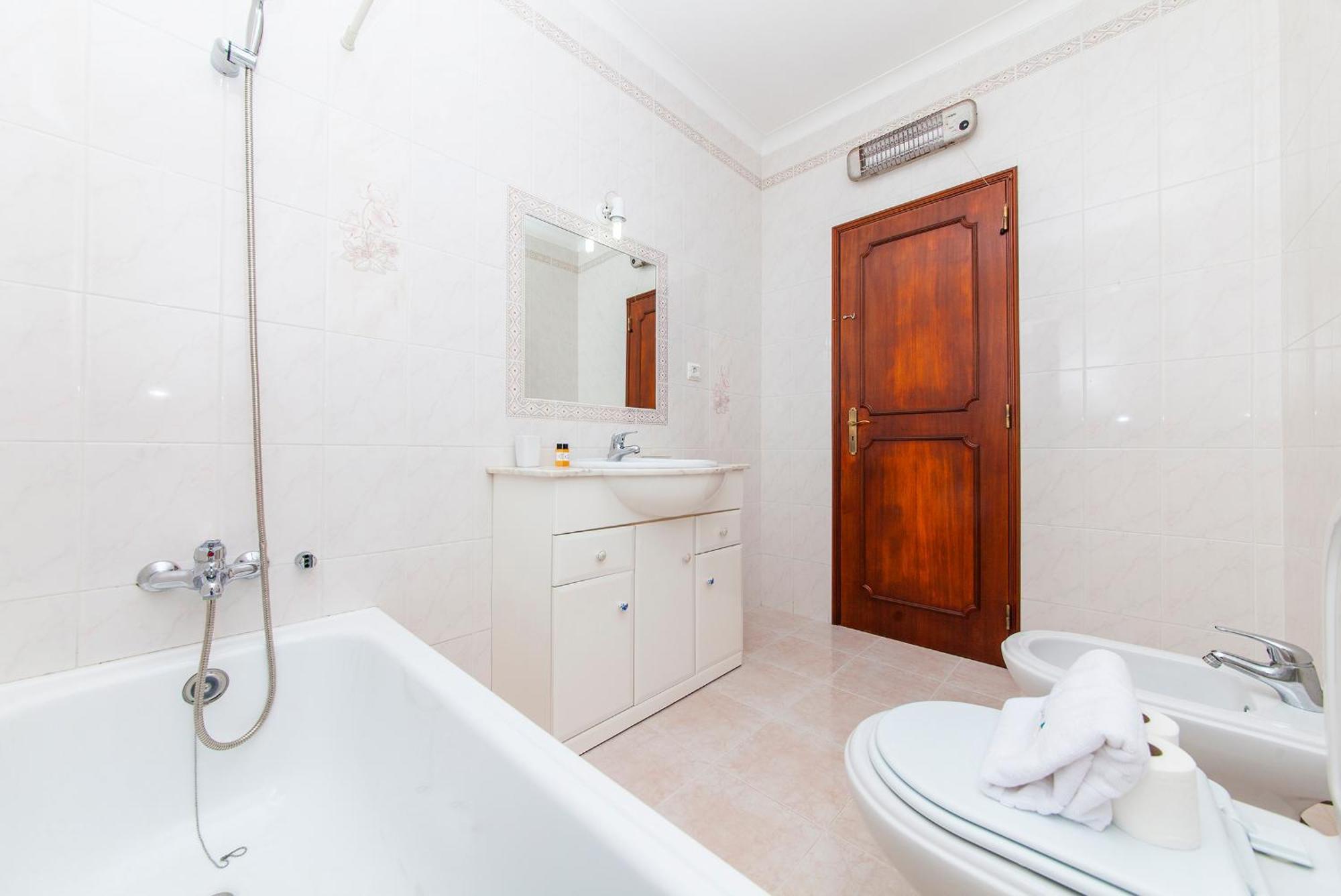 Q - Casa Do Topo Guesthouse لاغوس الغرفة الصورة